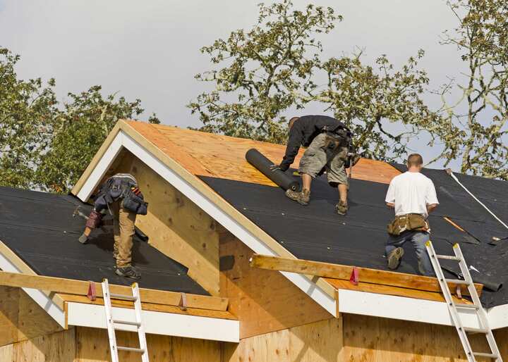 Professional roofers in Roswell